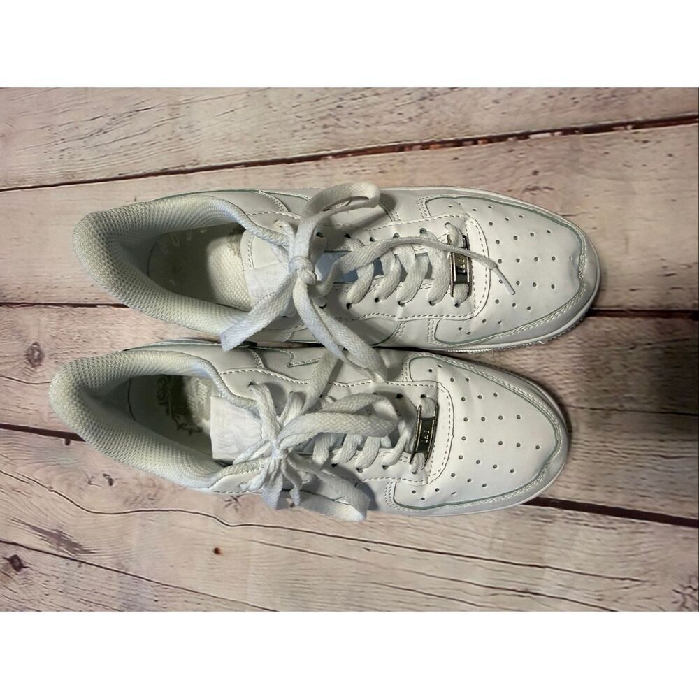 Nike Womens Size 7 Air Force 1's Sneakers Classic White Chunky Streetwear Casual - Picture 5 of 16